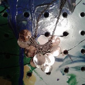 Thin shell necklace